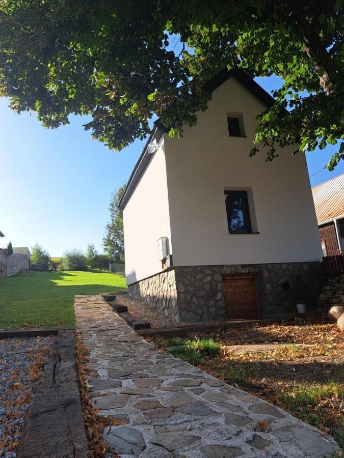 Tiny Cottage Slovakia Liptovsky Trnovec Exterior photo